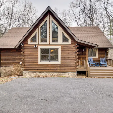1 Mi to Slopes! Family-Friendly Massanutten Cabin