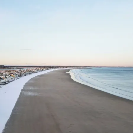 10 Second Walk to Beach:Rare Top Floor Atlantic Ave Pet Friendly Oceanview Condo
