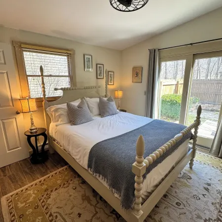 The Inn at Gristmill Square Hotels in Bath County