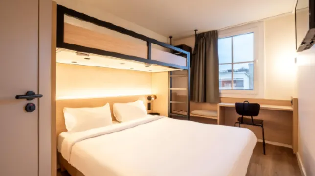 Premiere Classe Montreuil Hotels near 93170