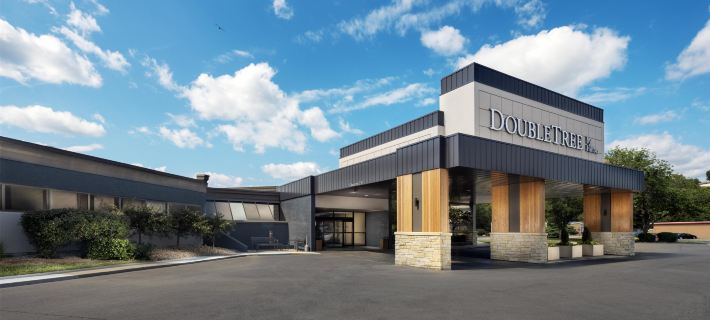 DoubleTree by Hilton Manhattan Hotels in Riley County