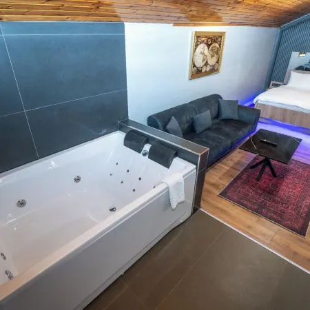 Royal Nest Отели рядом с достопримечательностью «Торговый центр Maltepe Park»