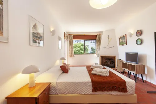 N 02 - Bedroom 2 in Amaro Sight Guesthouse - 3-Star