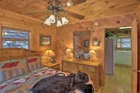 Smoky Mountain Cabin w/ Hot Tub & Views! - Balkon