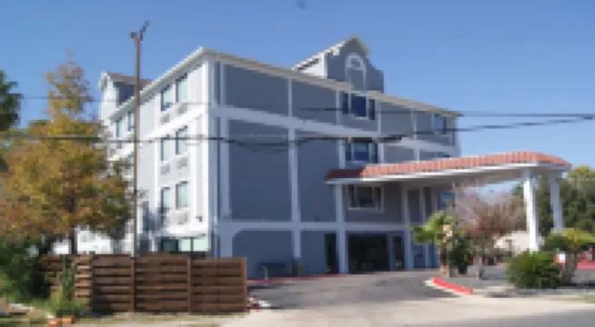 智選假日套房酒店聖安東尼奧DTWN市場區 鄰近Villa Finale House Museum的酒店