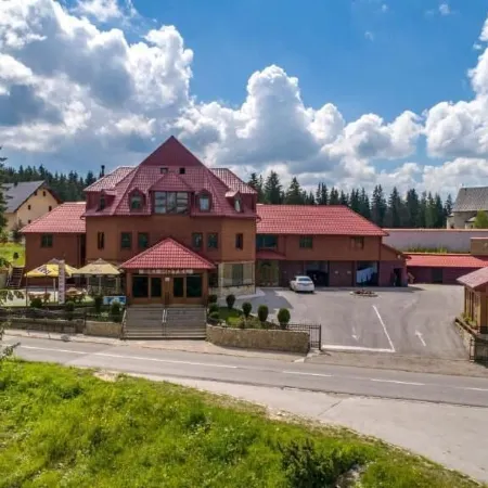 Ski Hotel