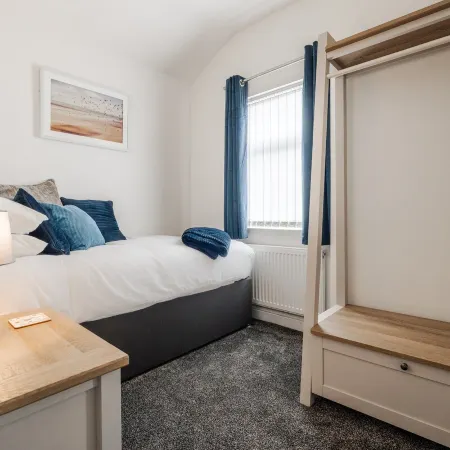 3-Bed House Near Liverpool | Long & Short Sta… Отели в г. Бутл