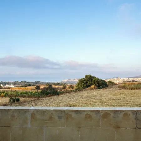 Traditional 2BR - Terrace Country Views