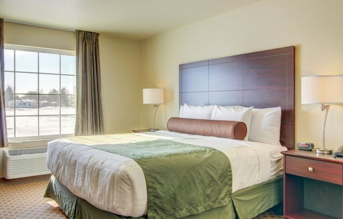 Cobblestone Inn & Suites - Carrington