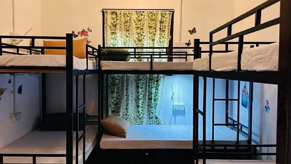 R BackPacker Hostel
