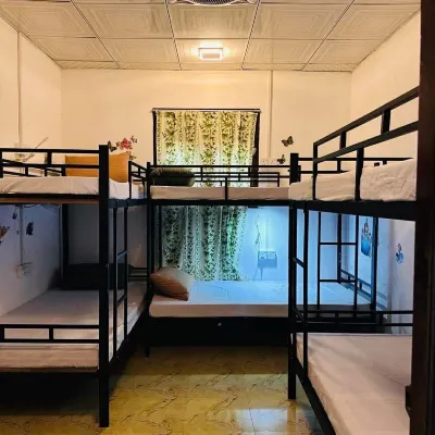 R BackPacker Hostel Hotels near Coastal rock koggala කොග්ගල වෙරළ පර්වතය