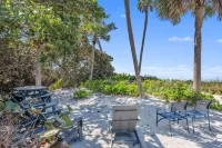 7th Heaven 1 Bedroom Condo by Redawning