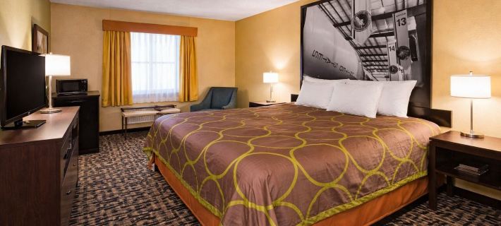 Super 8 by Wyndham Pasadena Hotels in Pasadena