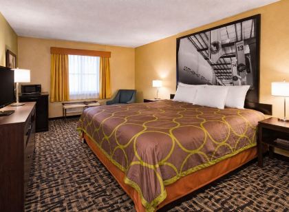 Super 8 by Wyndham Pasadena