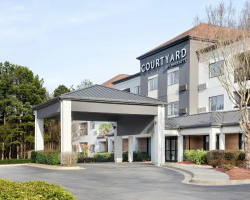 Courtyard Atlanta Suwanee Hotels in Suwanee