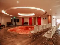Hilton London Heathrow Airport Terminal 5 - Boutique