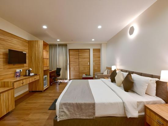 Hotel Page One