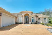 Pool & Lanai! Sophisticated Spring Hill Stay - Boutique