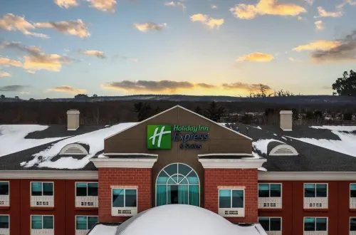 Holiday Inn Express & Suites DRUMS-HAZLETON (I-80) by IHG - 3-Star
