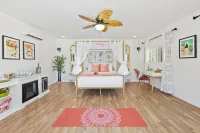Palm & Peace Retreat