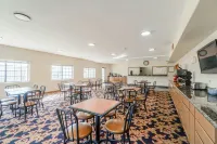 Days Inn & Suites by Wyndham Beeville - Pet friendly