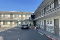 Big 7 Motel Chula Vista I-5 - parking