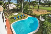 Perfect Retreat Overlooking Pinhal Golf Course, Private Pool, Off-Street Parking