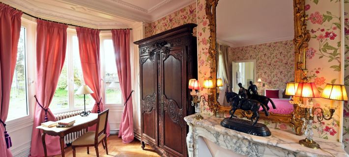 Chateau le Quesnoy Hotels in Oise