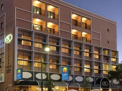 Adelaide Riviera Hotel