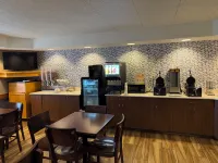 AmericInn by Wyndham Kearney - breakfast