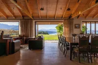 Mt Cook Lakeside Retreat - 5-Star