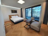 Romyzian Garden Mountain House