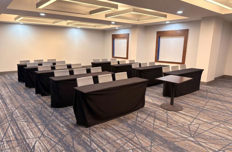 Holiday Inn Express & Suites Burleson/FT. Worth by IHG photo 3