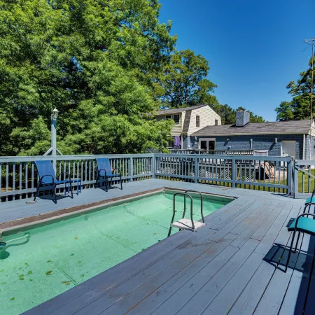 Spacious Home w/ Hot Tub, 14 Mi to Downtown Atl!
