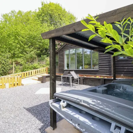 Lodge at Nadur Отели в г. Макинлет