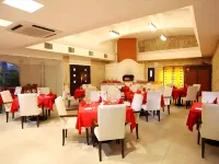 Thunderbird Resorts - Poro Point - breakfast