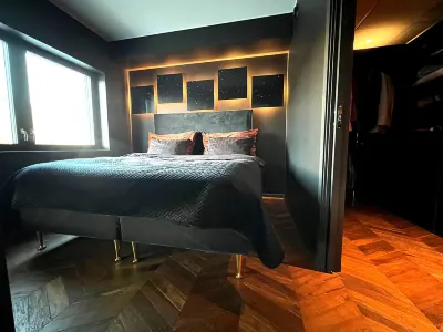 Luxurious Central Tønsberg Apartment located on the city beach Hotels in 