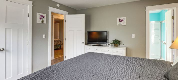 New Listing! Beautiful 4BR Dog-friendly OBX Home Hotels in Frisco