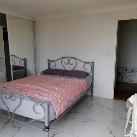 Charming Guest Room in Regents Park NSW 2143, Australia