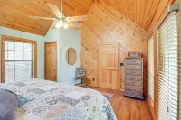 Lakefront Arkansas Home w/ Deck, Grill & Cornhole! - Homestays