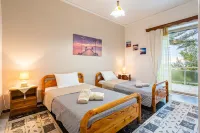 Seaside Family Haven - Avia's Spacious Getaway - 2-Star