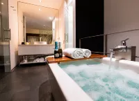 BTH Hotel – Boutique Concept - Bathtub