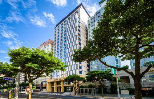 Hotel With Jeju - parking