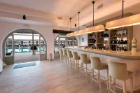 Saint Andrea Seaside Resort - bar