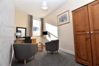 Phoenix Court Hotel - parking