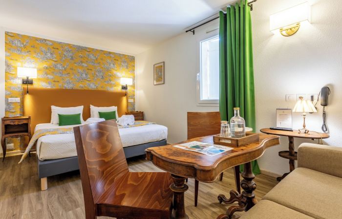 Logis la Bastide de Grignan Hotel & Restaurant 