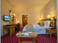 Gilgit Serena Hotel - parking