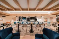 Hyatt Place Sacramento International Airport - bar