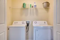 Quick I-20 Access to Dtwn Atl! Family Gem w/ Patio - Condos