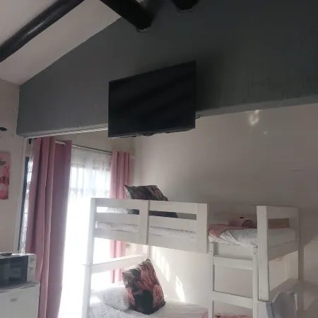 Room-cozy Guest Room With Private Facili
